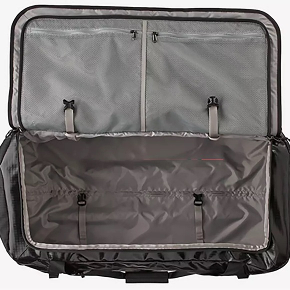 PATAGONIA
Black Hole Wheeled Duffel - 70L
 in Black - Picture 2 of 4